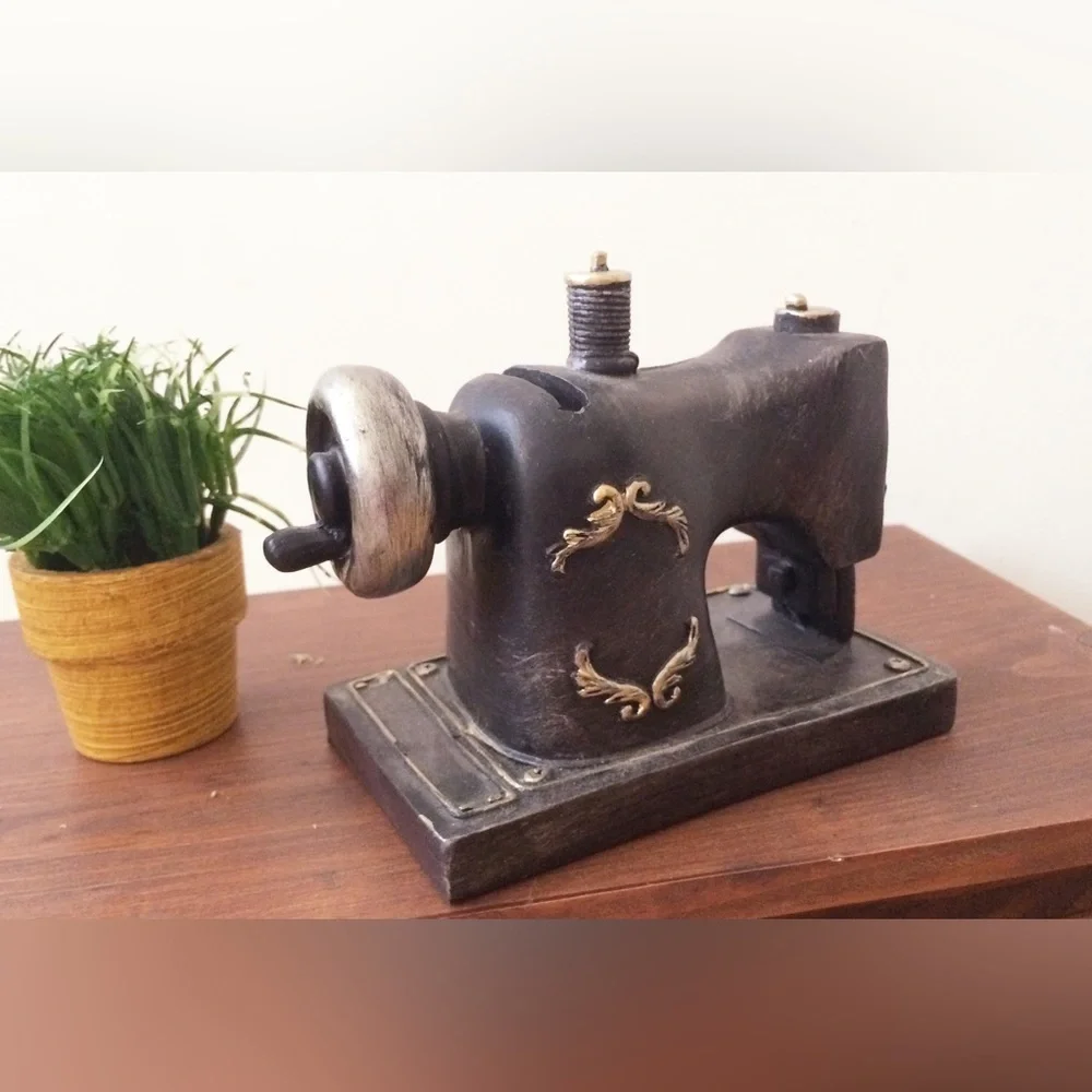 Japanese zakka vintage decoration sewing machine paper weight/ piggy bank